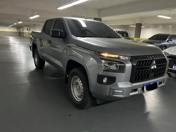 MITSUBISHI TRITON 2.4 BITURBO DIESEL CD GL 4X4 AUTOMÁTICO MITSUBISHI TRITON 2.4 BITURBO DIESEL CD GL 4X4 AUTOMÁTICO